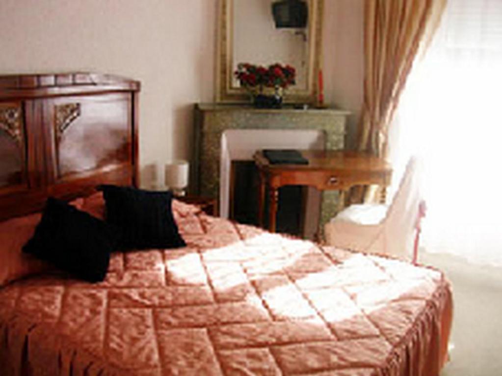 Arcantis Hotel Metropole Châtel-Guyon Rum bild